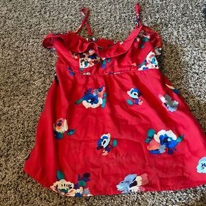 Flower design spaghetti strap shirt